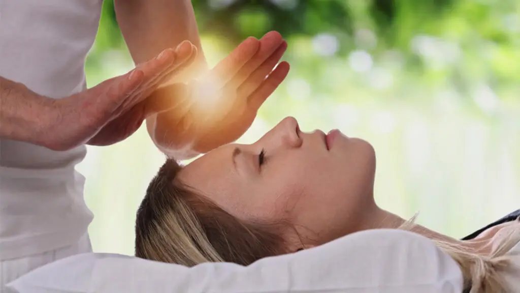 Reiki energy healing session