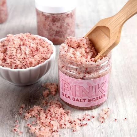 Himalayan salt scrub treatment