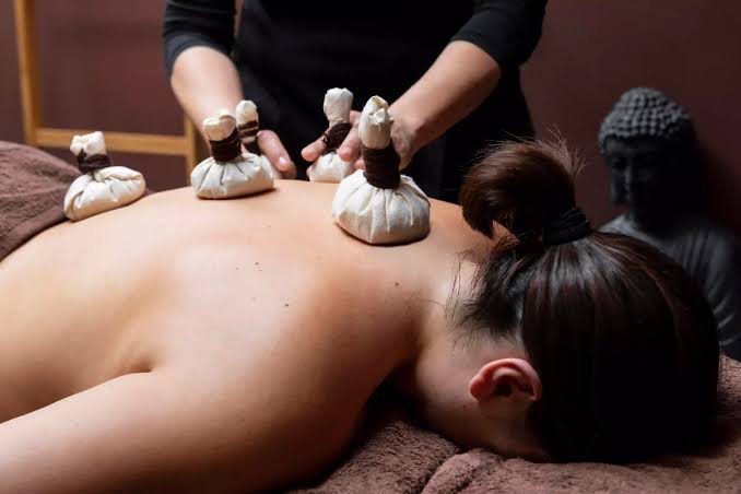 VALARÉ Nirvana — warm herbal compress ritual
